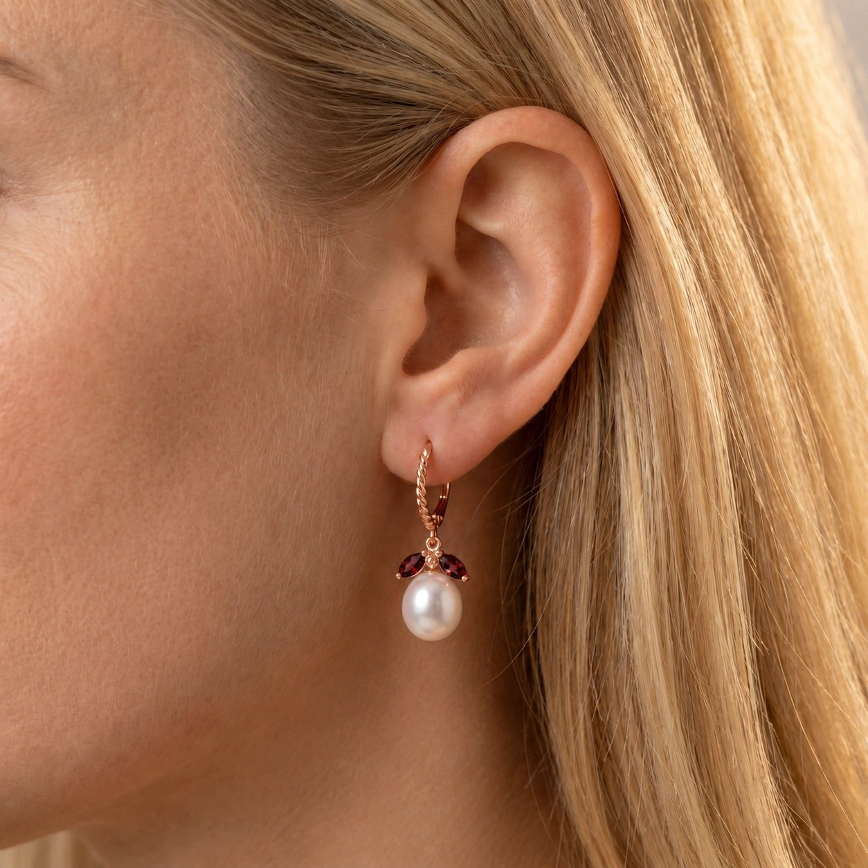 Rose Gold Leverback Earrings Garnet 10K — Argentina