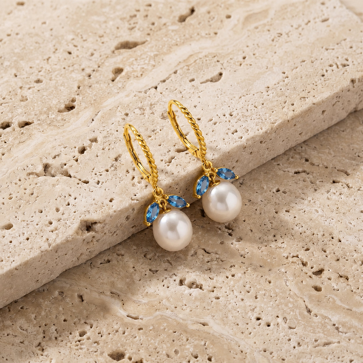 Yellow Gold Leverback Earrings Blue Topaz 10K — Argentina