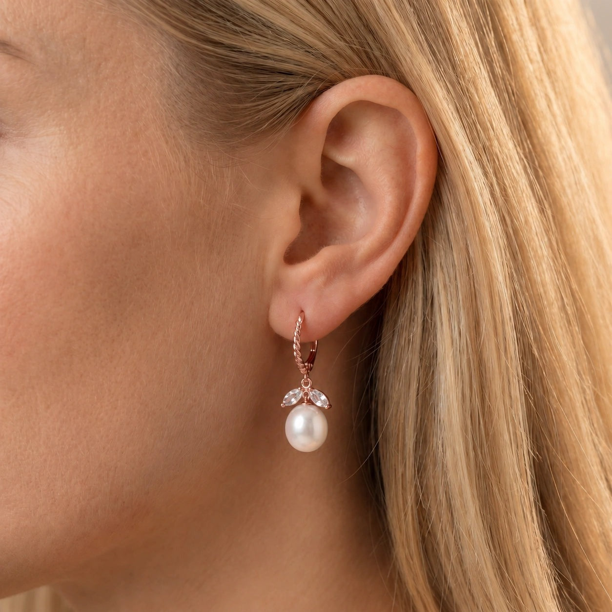 Rose Gold Leverback Earrings Aquamarine 10K — Argentina