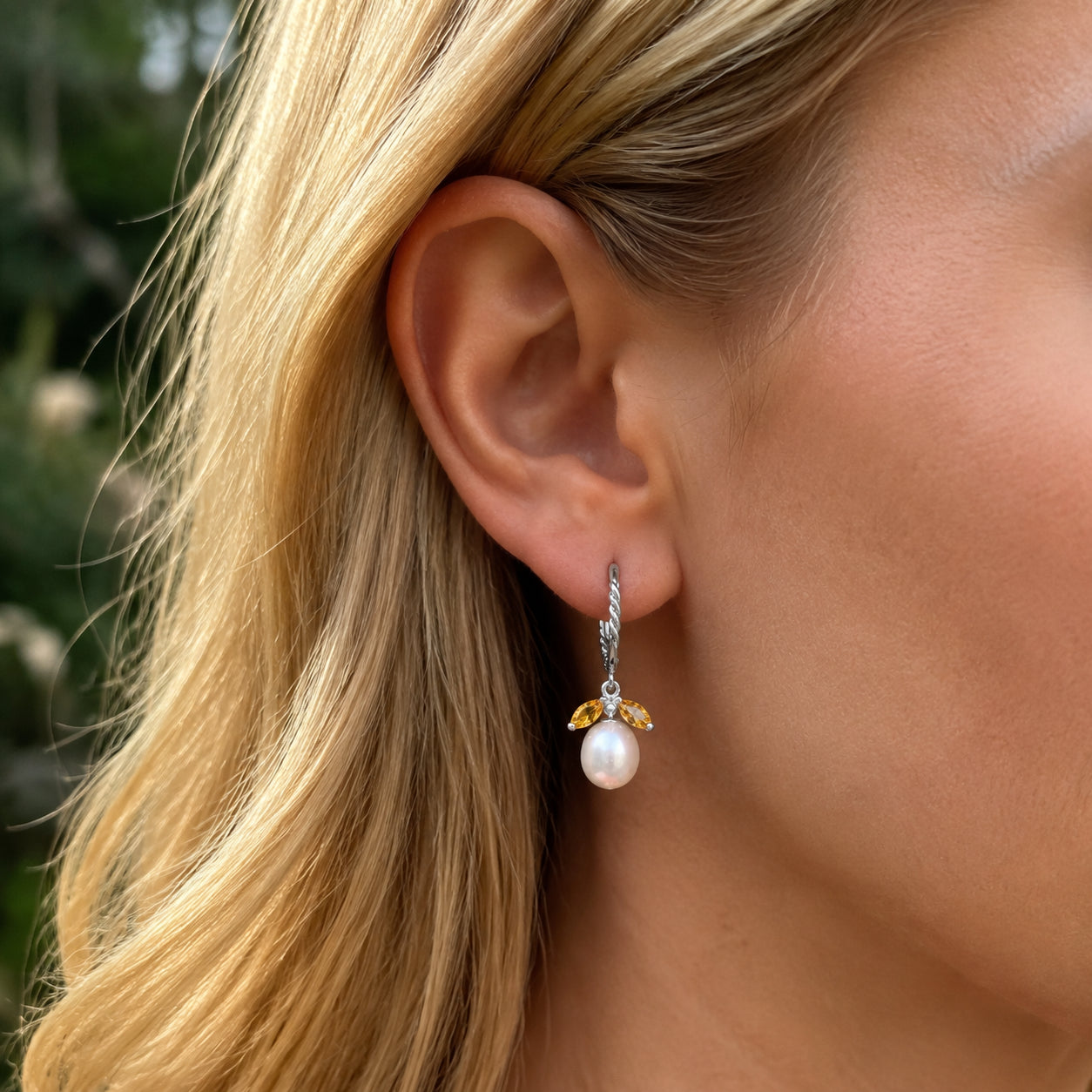 White Gold Leverback Earrings Aquamarine 10K — Argentina