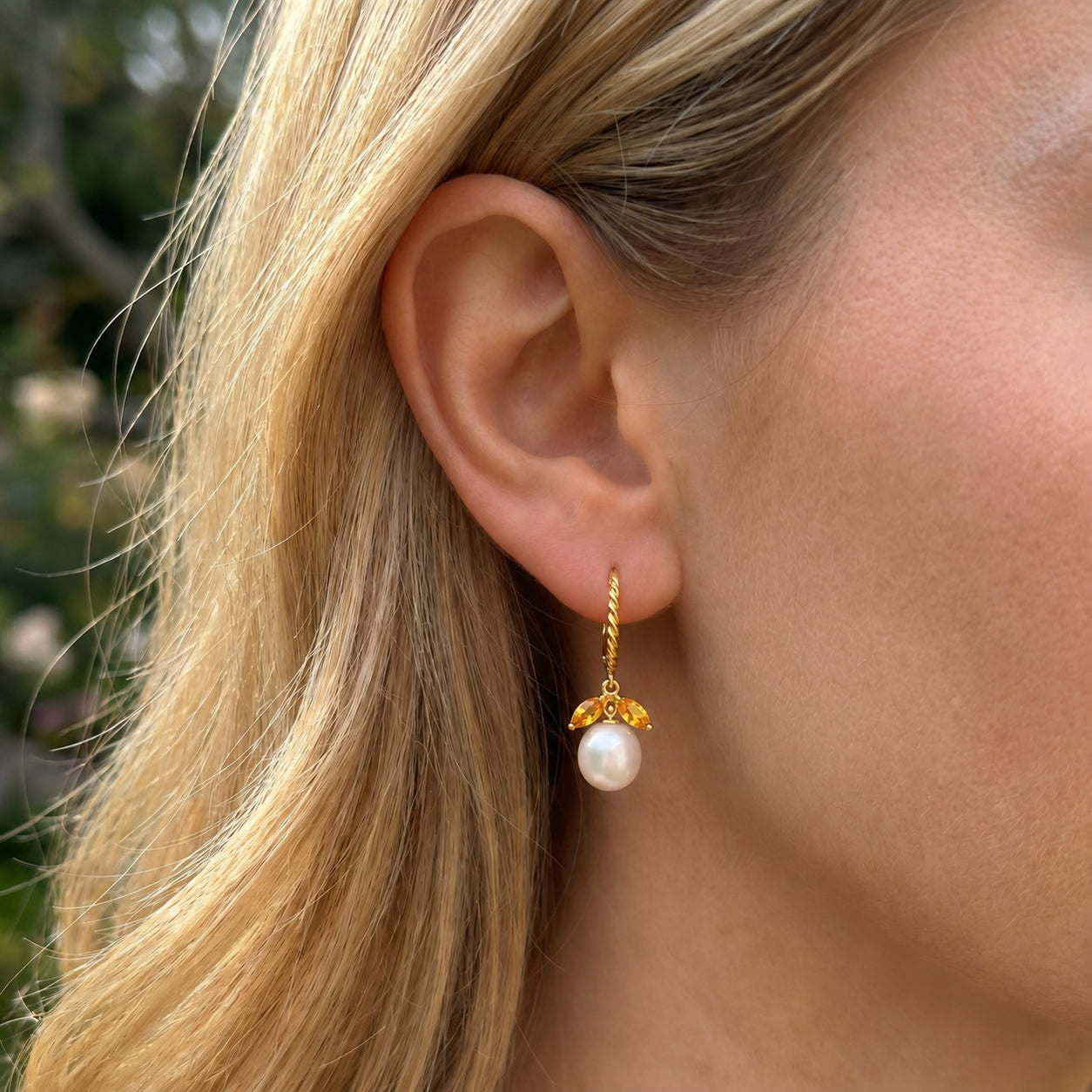 Yellow Gold Leverback Earrings Aquamarine 10K — Argentina