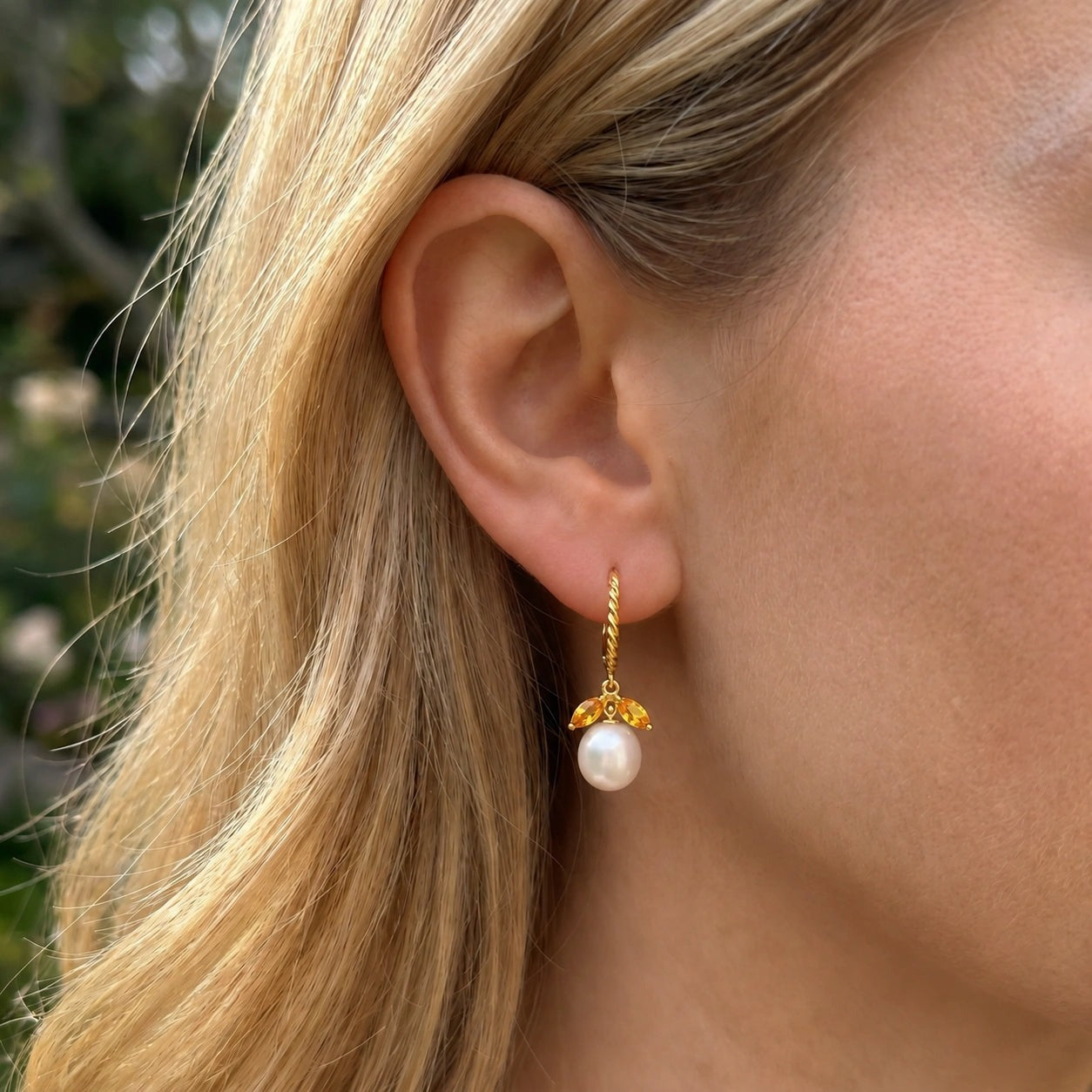 Yellow Gold Leverback Earrings Citrine 10K — Argentina