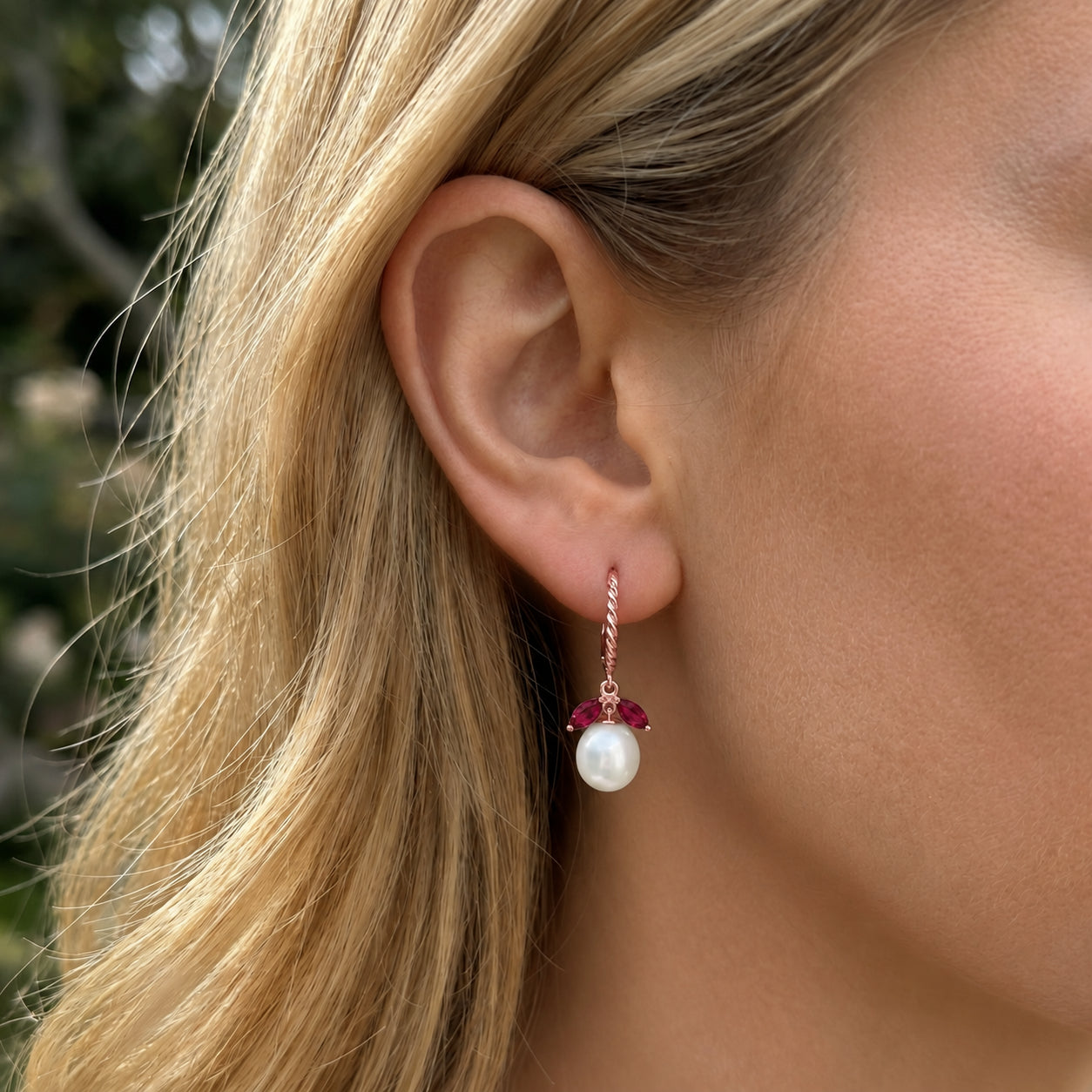 Rose Gold Leverback Earrings Ruby 10K — Argentina