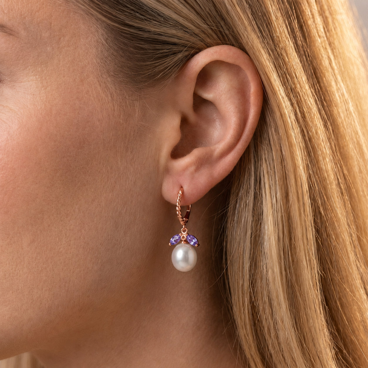 Rose Gold Leverback Earrings Emerald 10K — Argentina