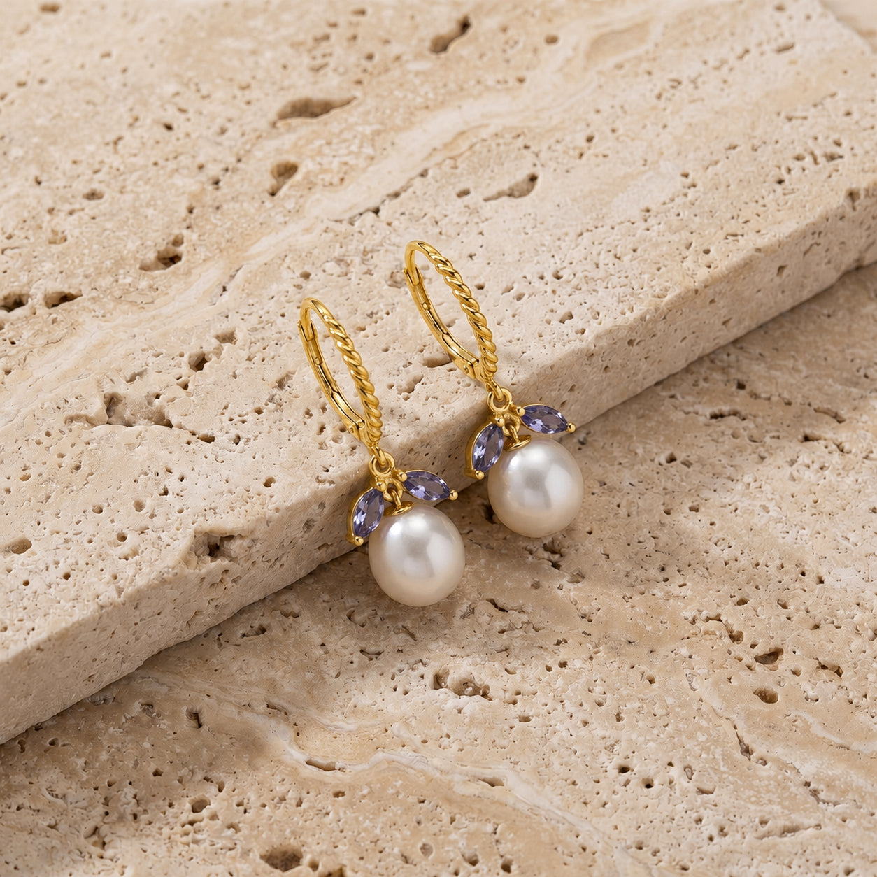 Yellow Gold Leverback Earrings Emerald 10K — Argentina