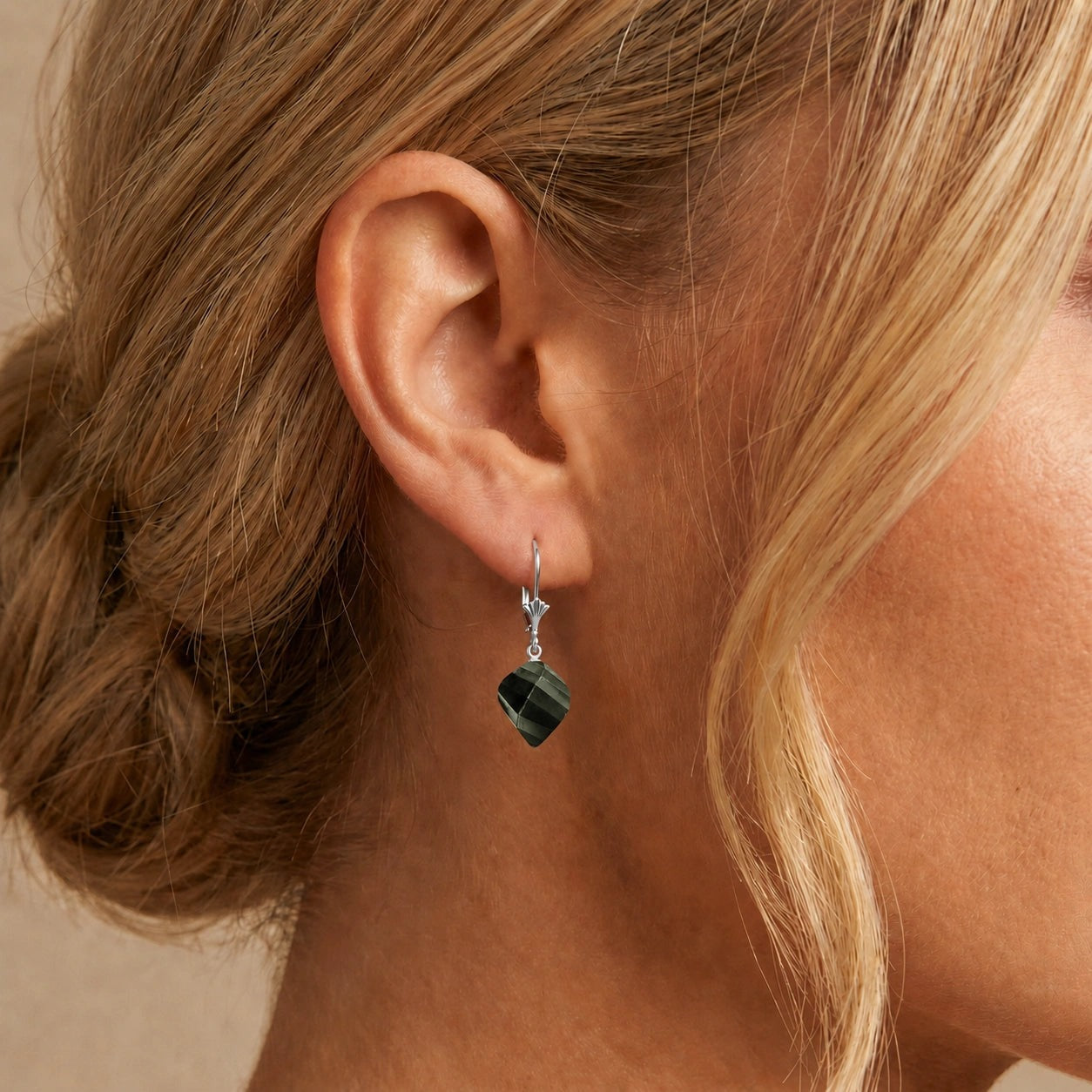 White Gold Earrings Spinel 10K — Ermenegilda
