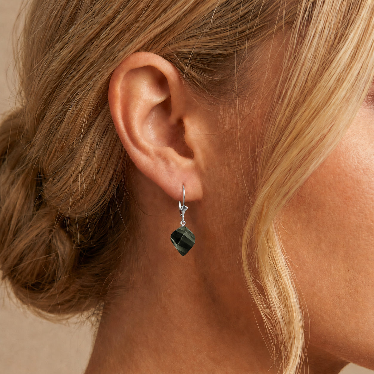 White Gold Earrings Sapphire 10K — Ermenegilda