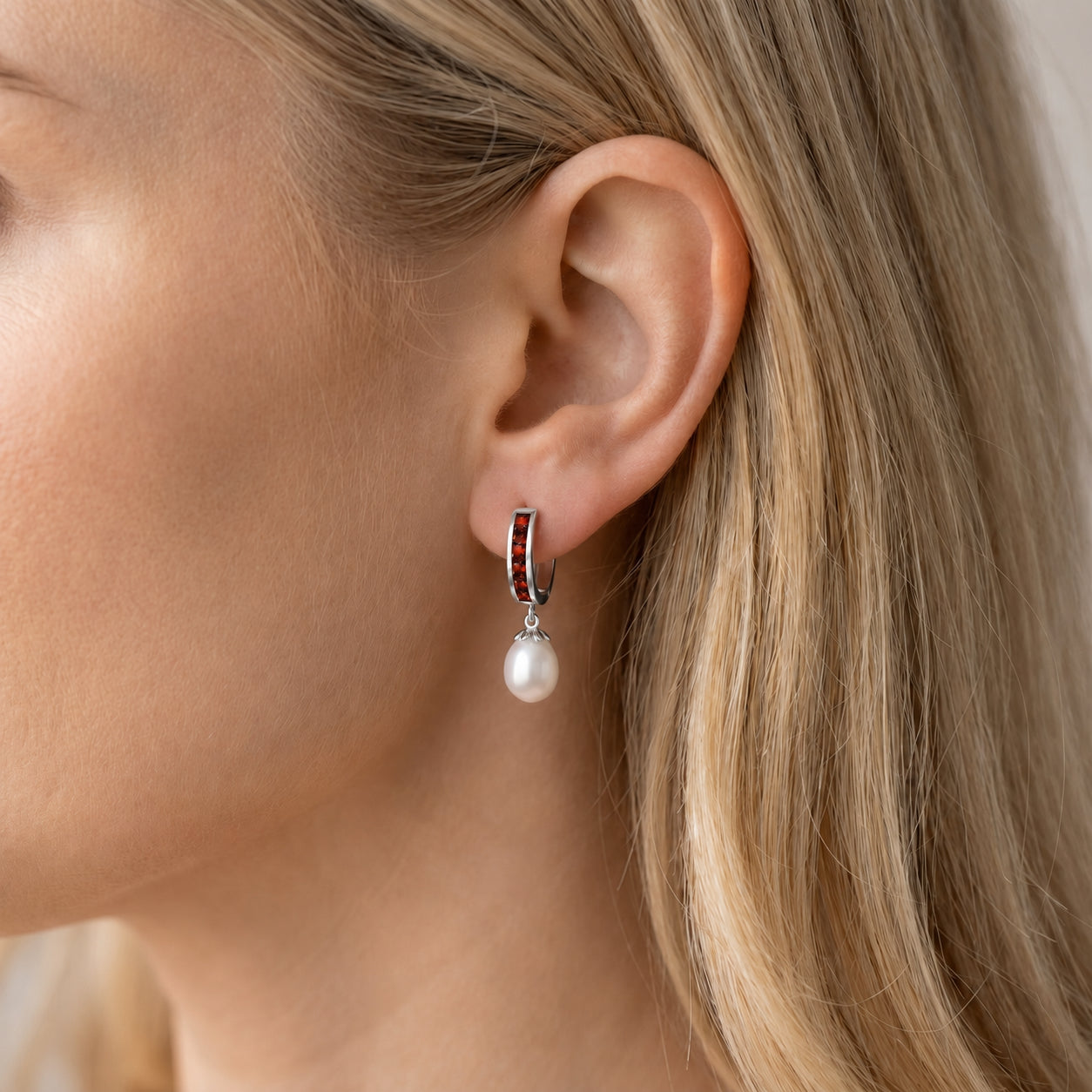 White Gold Bloom Earrings Peridot 10K — Battistina