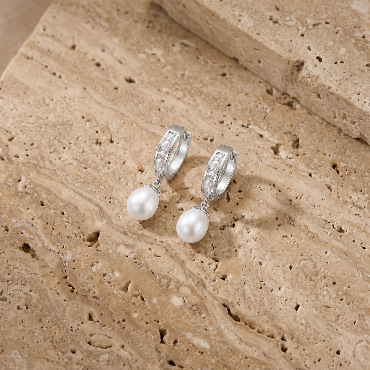 White Gold Bloom Earrings Garnet 10K — Battistina