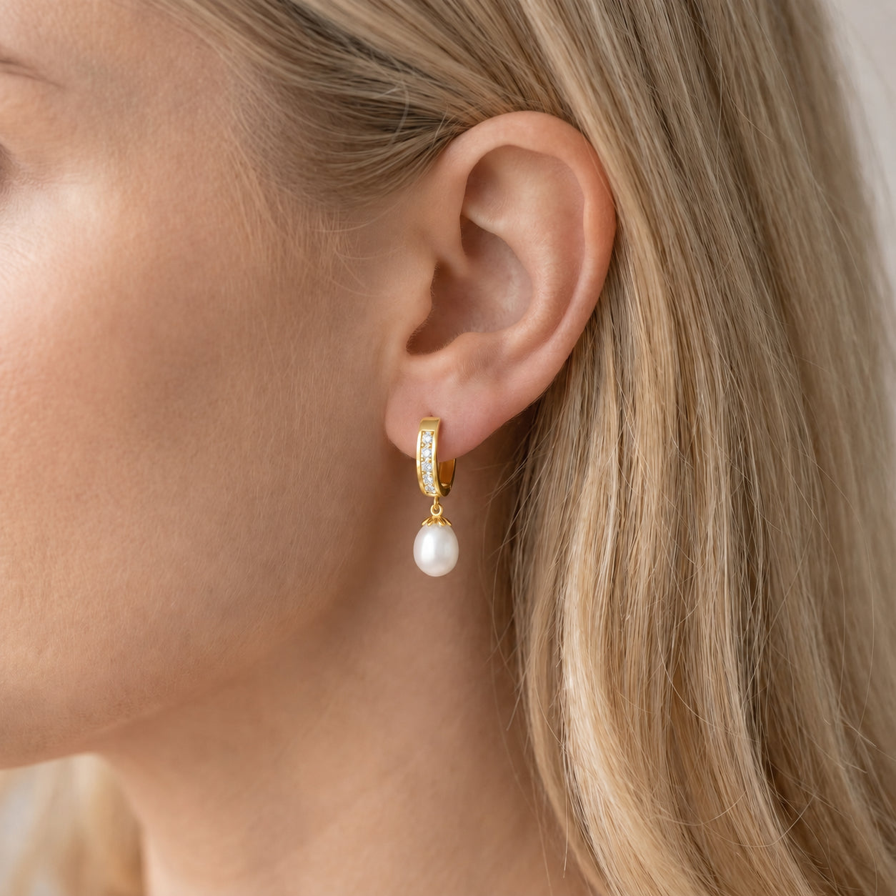 Yellow Gold Bloom Earrings Garnet 10K — Battistina