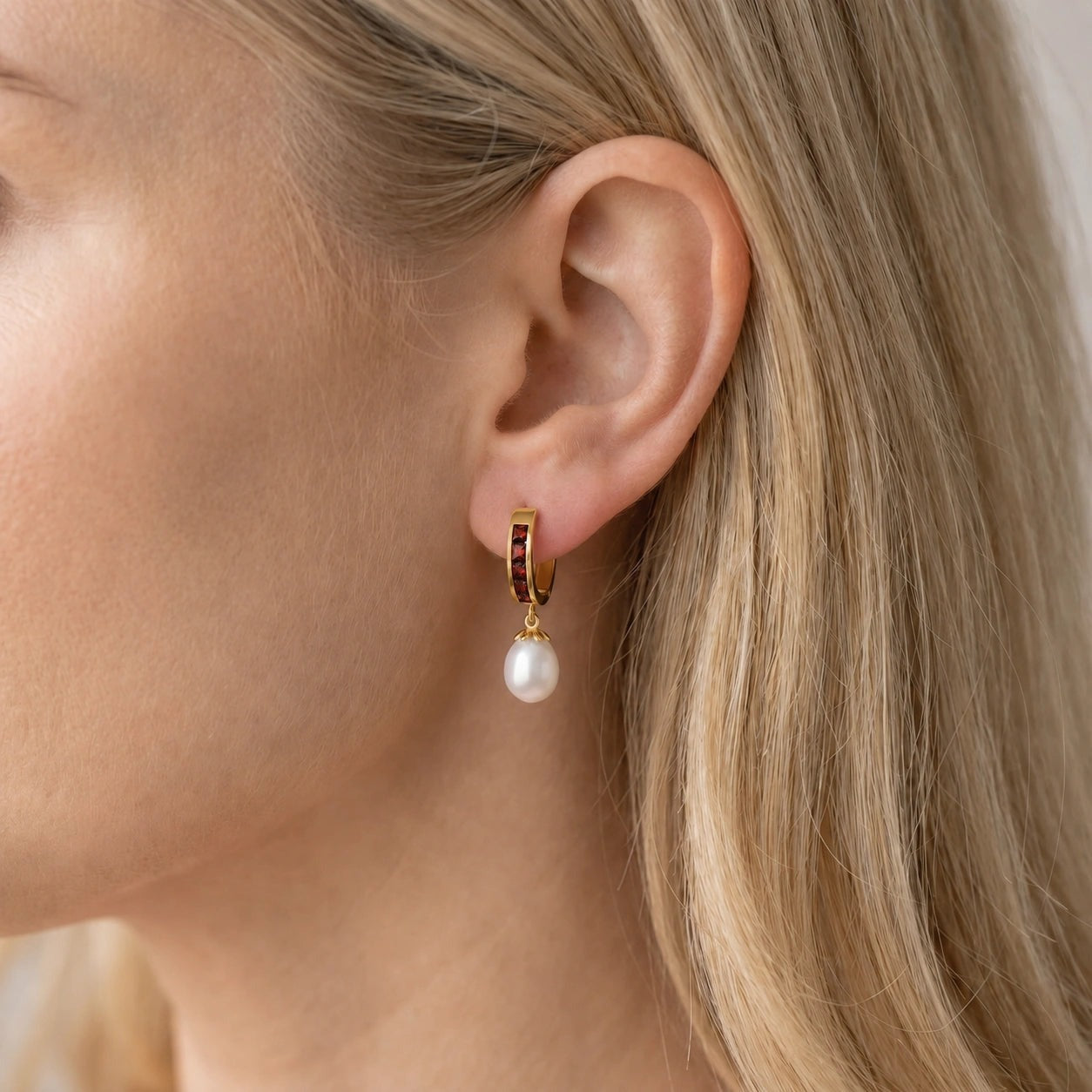Yellow Gold Bloom Earrings Garnet 10K — Battistina