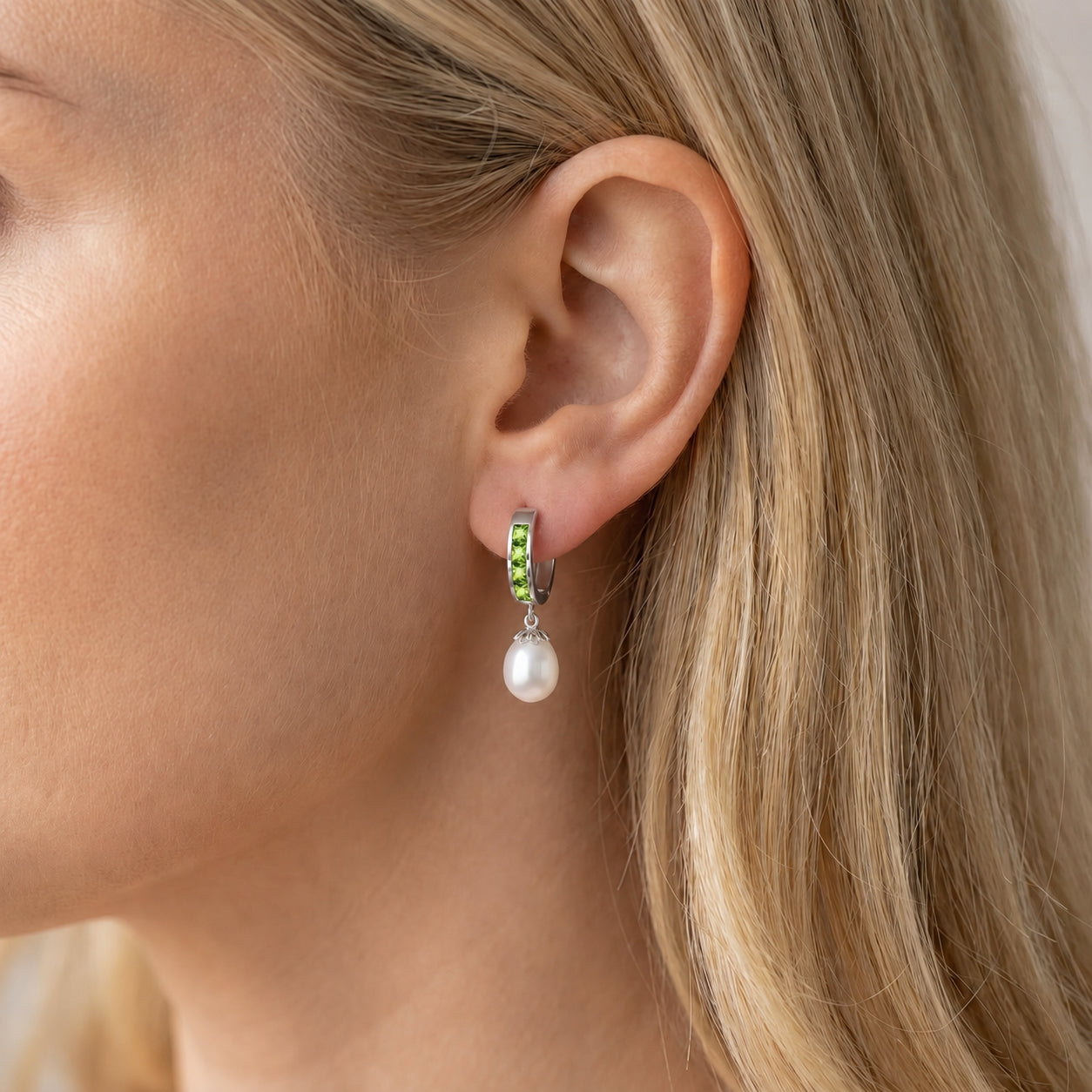 White Gold Bloom Earrings Amethyst 10K — Battistina