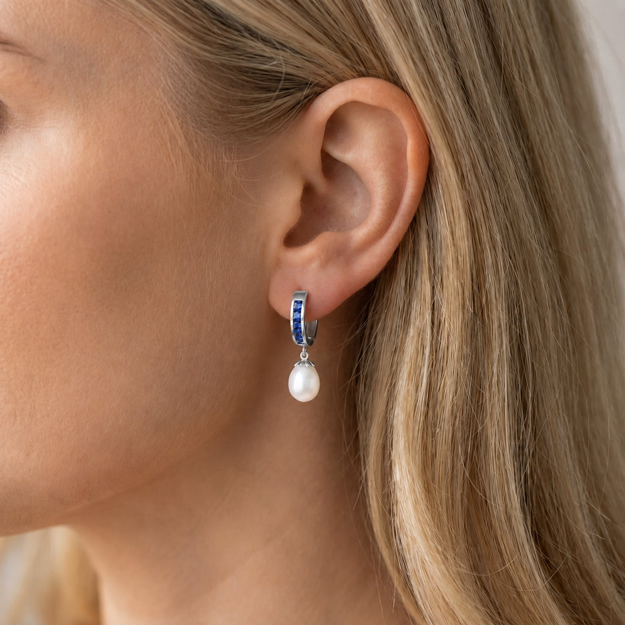 White Gold Bloom Earrings Blue Topaz 10K — Battistina