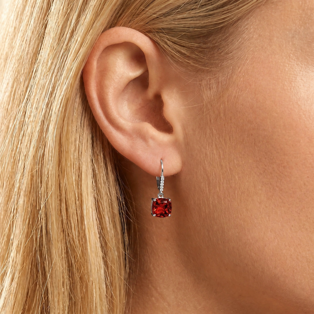 White Gold Diamond & Garnet — Mariacassandra