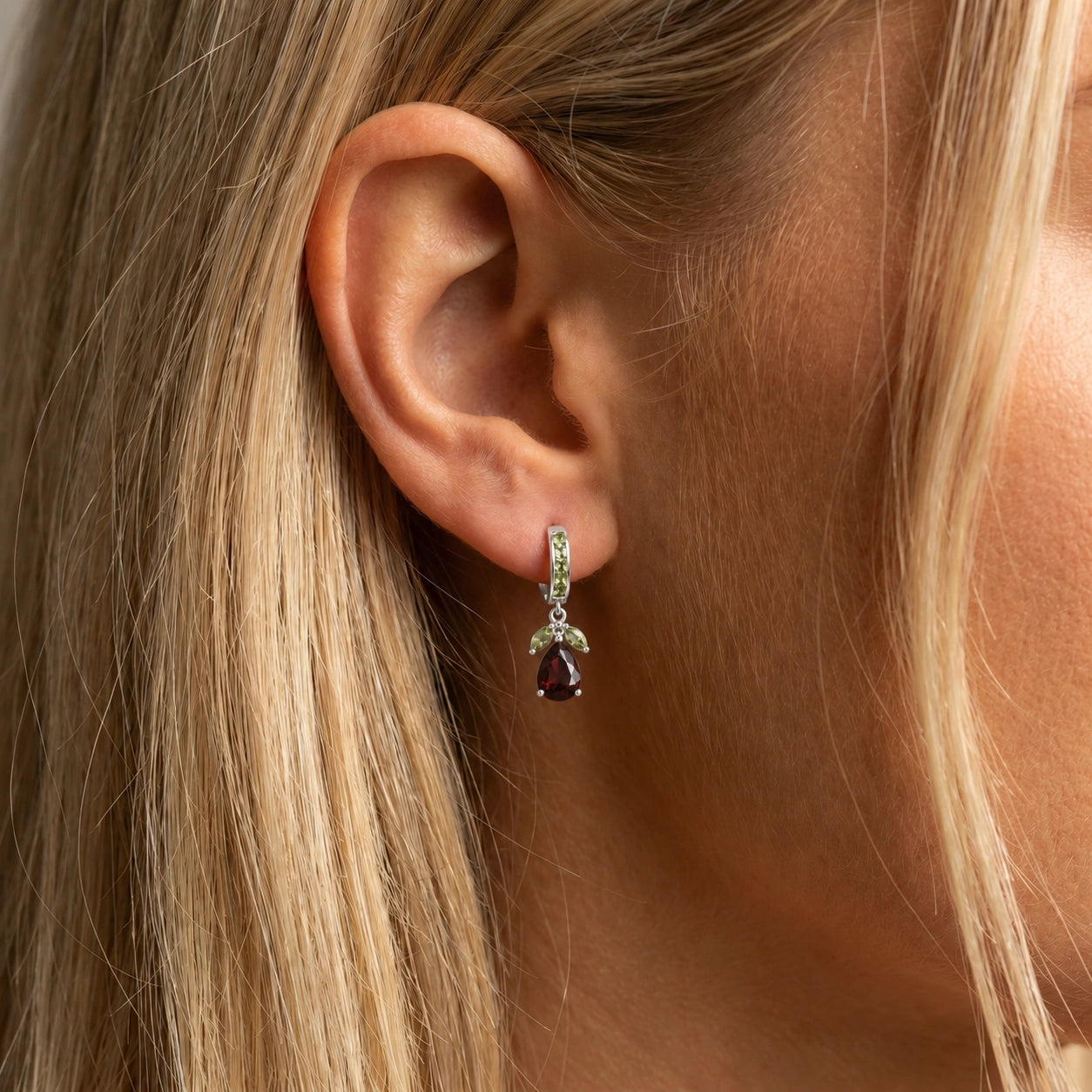 White Gold Garnet & Peridot — Mariacecilia