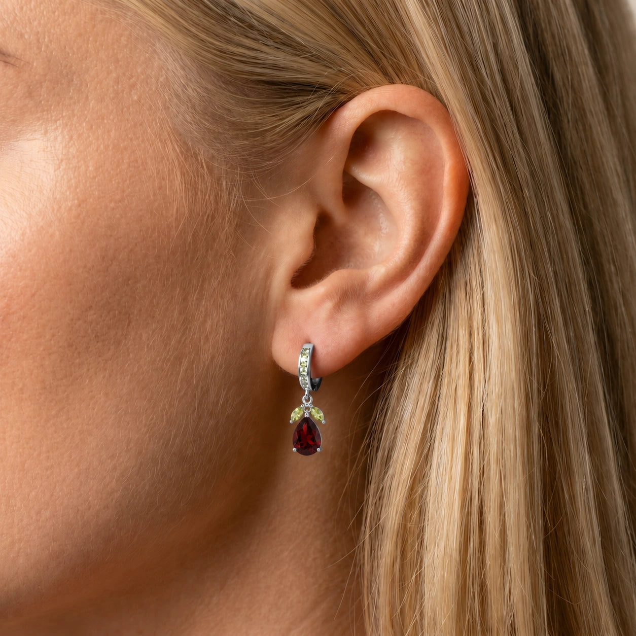 White Gold Garnet & Peridot — Mariacecilia