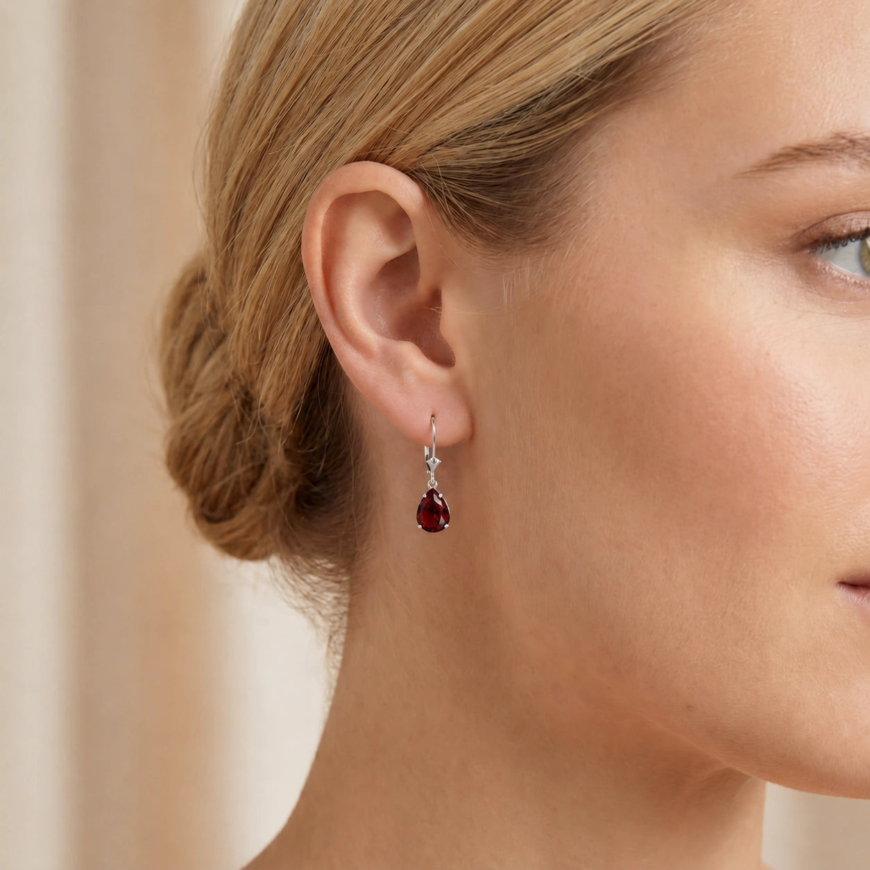 White Gold Garnet — Mariacinzia