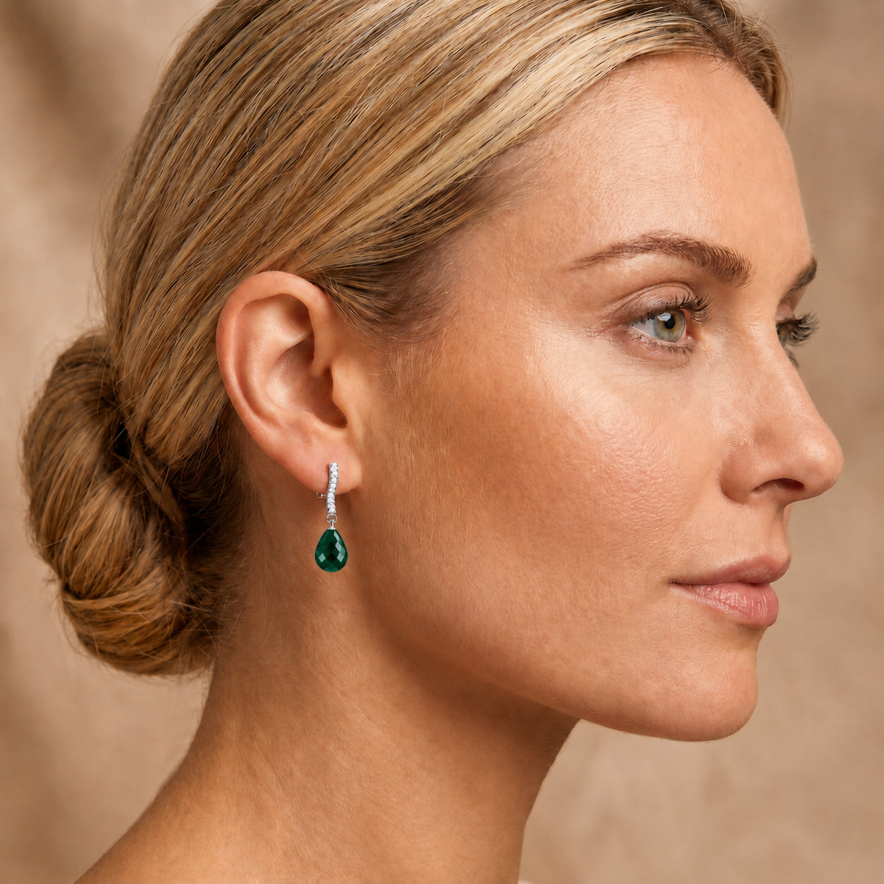 White Gold Earrings Garnet 10K — Dorotea