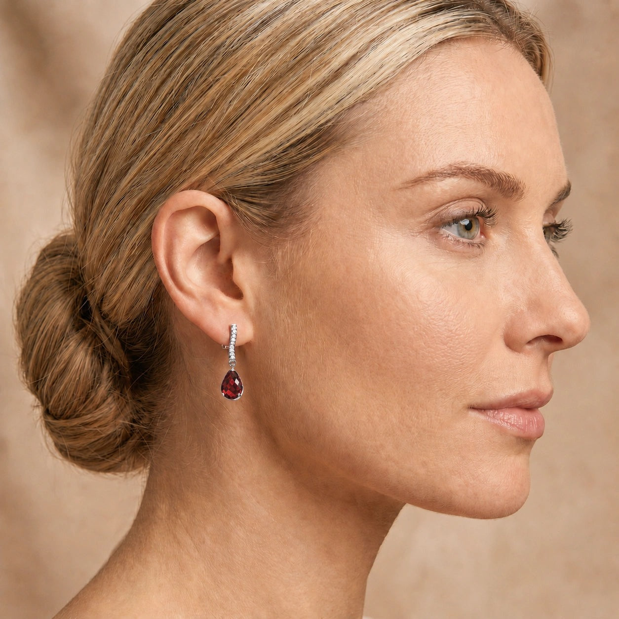 White Gold Earrings Garnet 10K — Dorotea