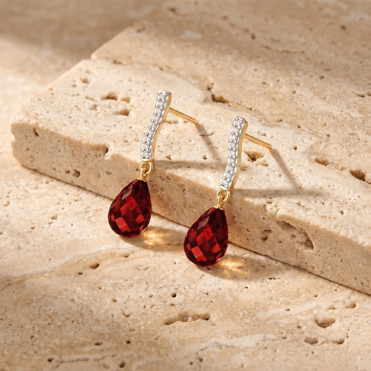 Yellow Gold Earrings Garnet 10K — Dorotea