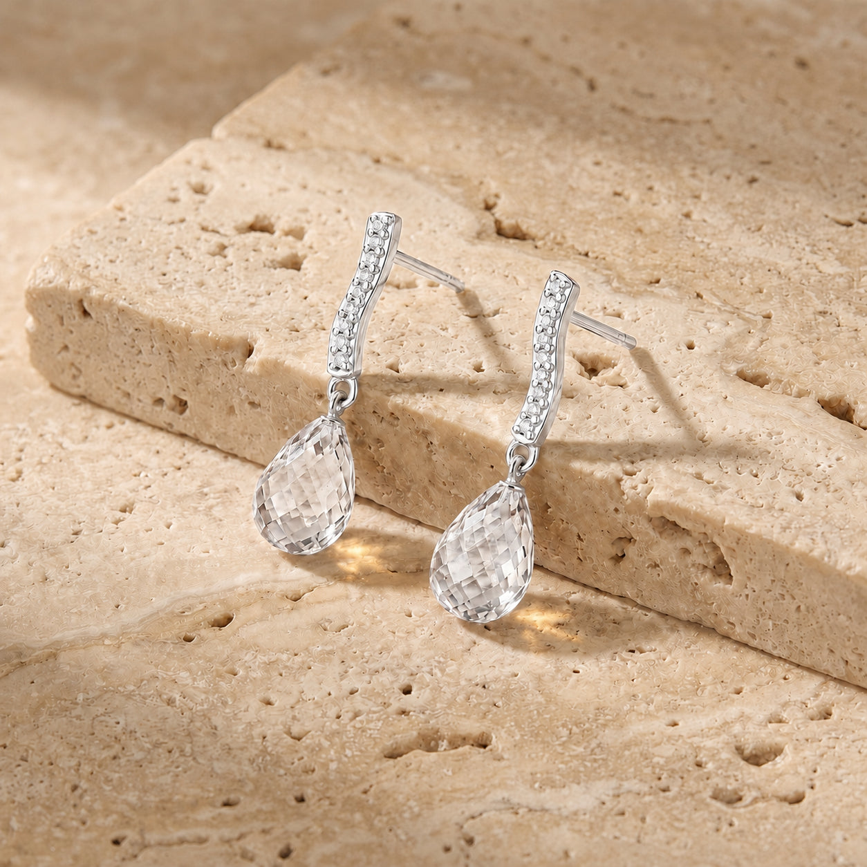 White Gold Earrings Emerald 10K — Dorotea