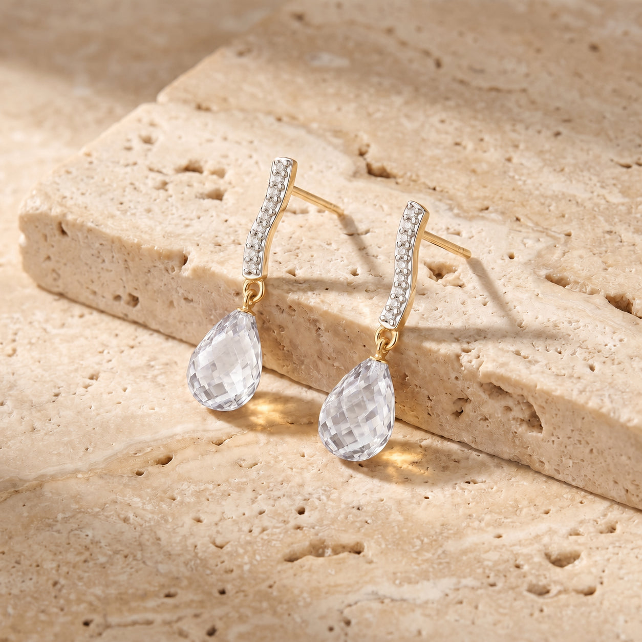 Yellow Gold Earrings Emerald 10K — Dorotea