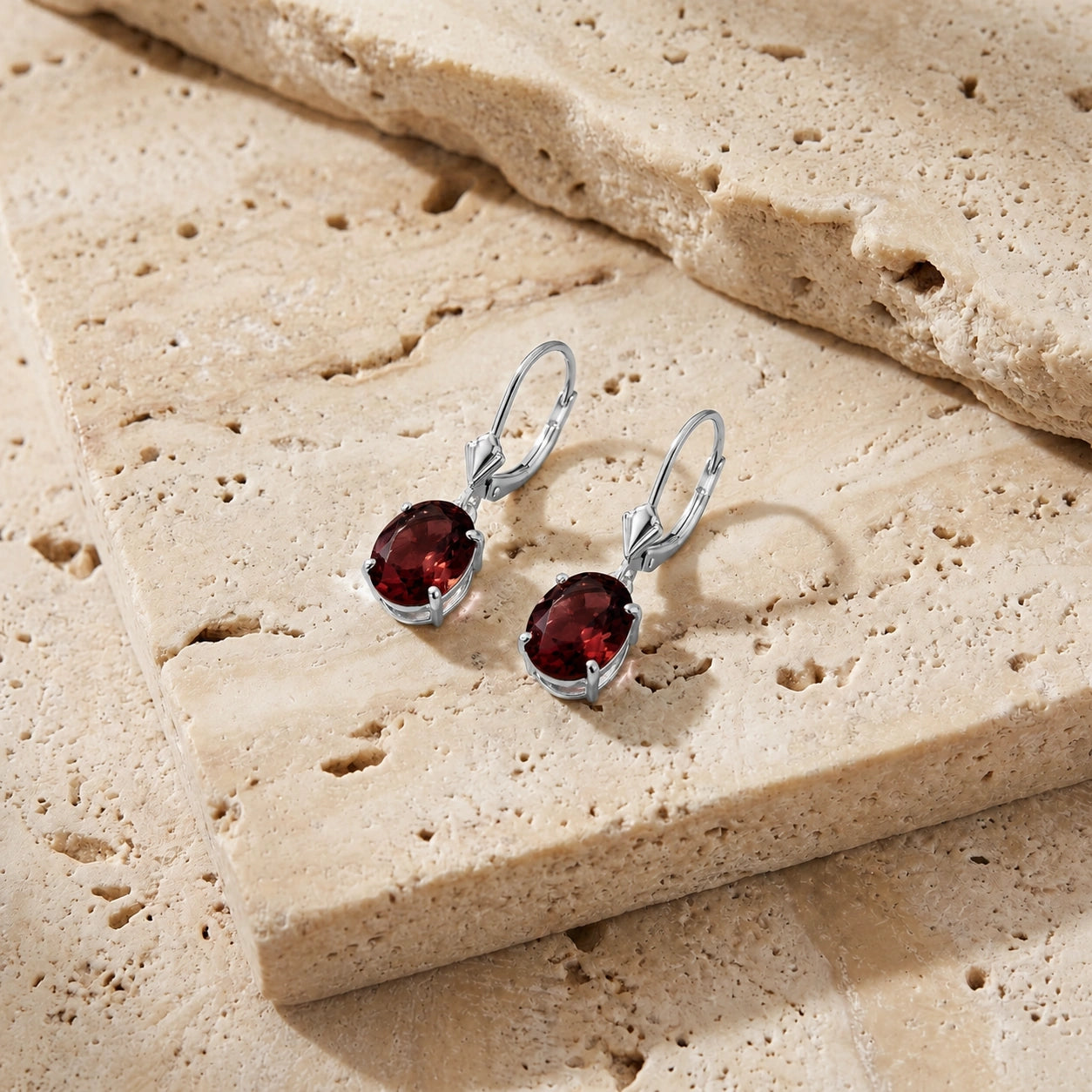 White Gold Garnet — Mariacleofe