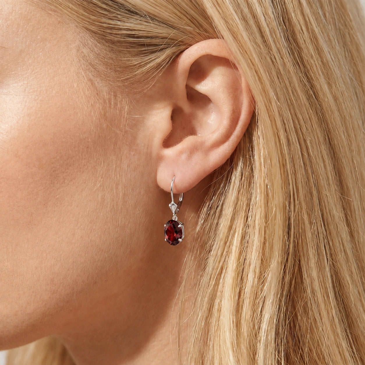 White Gold Garnet — Mariacleofe