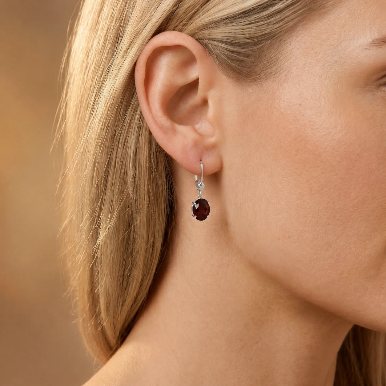 White Gold Garnet — Mariacleofe