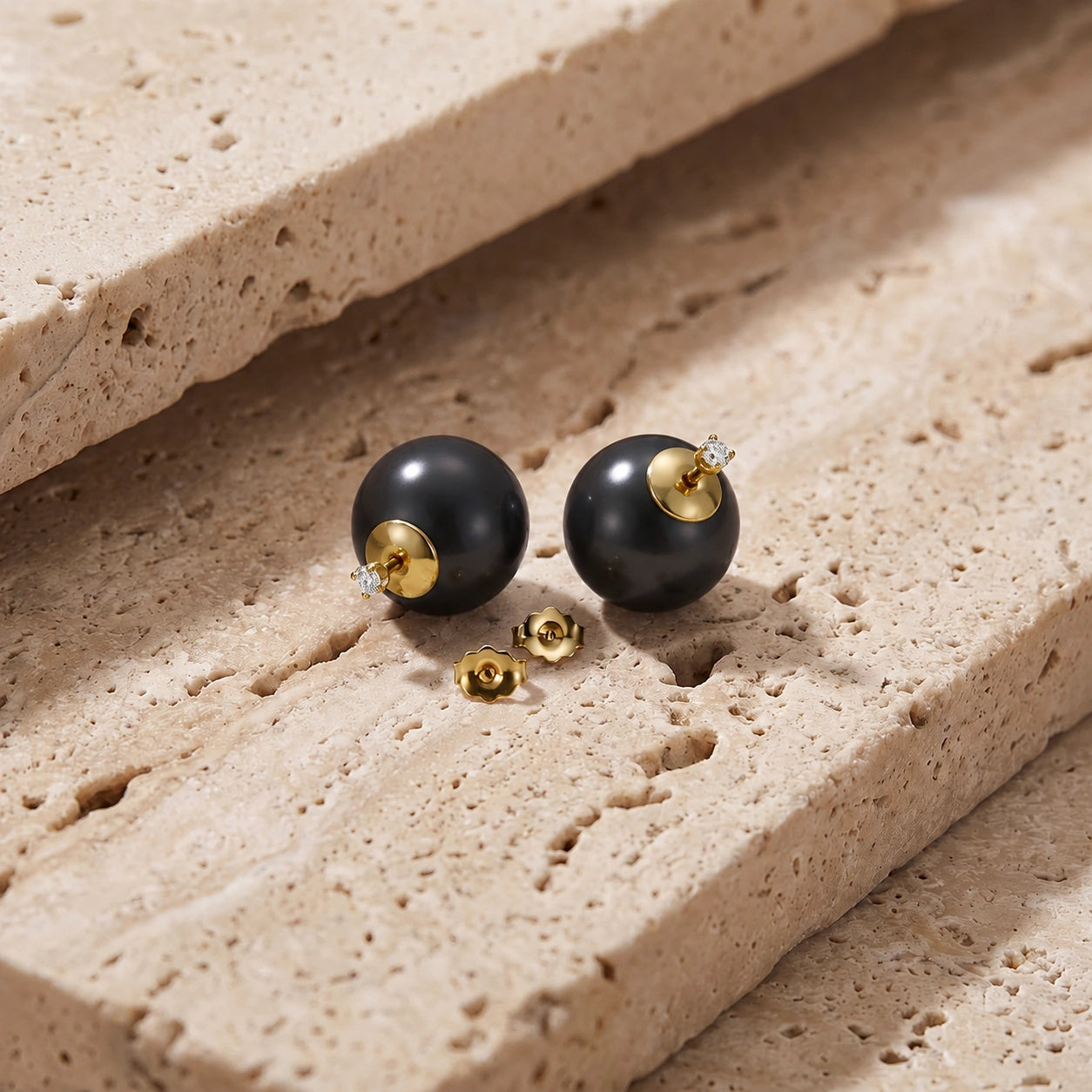 Yellow Gold Modern Stud Earrings Pearl 10K — Natalina