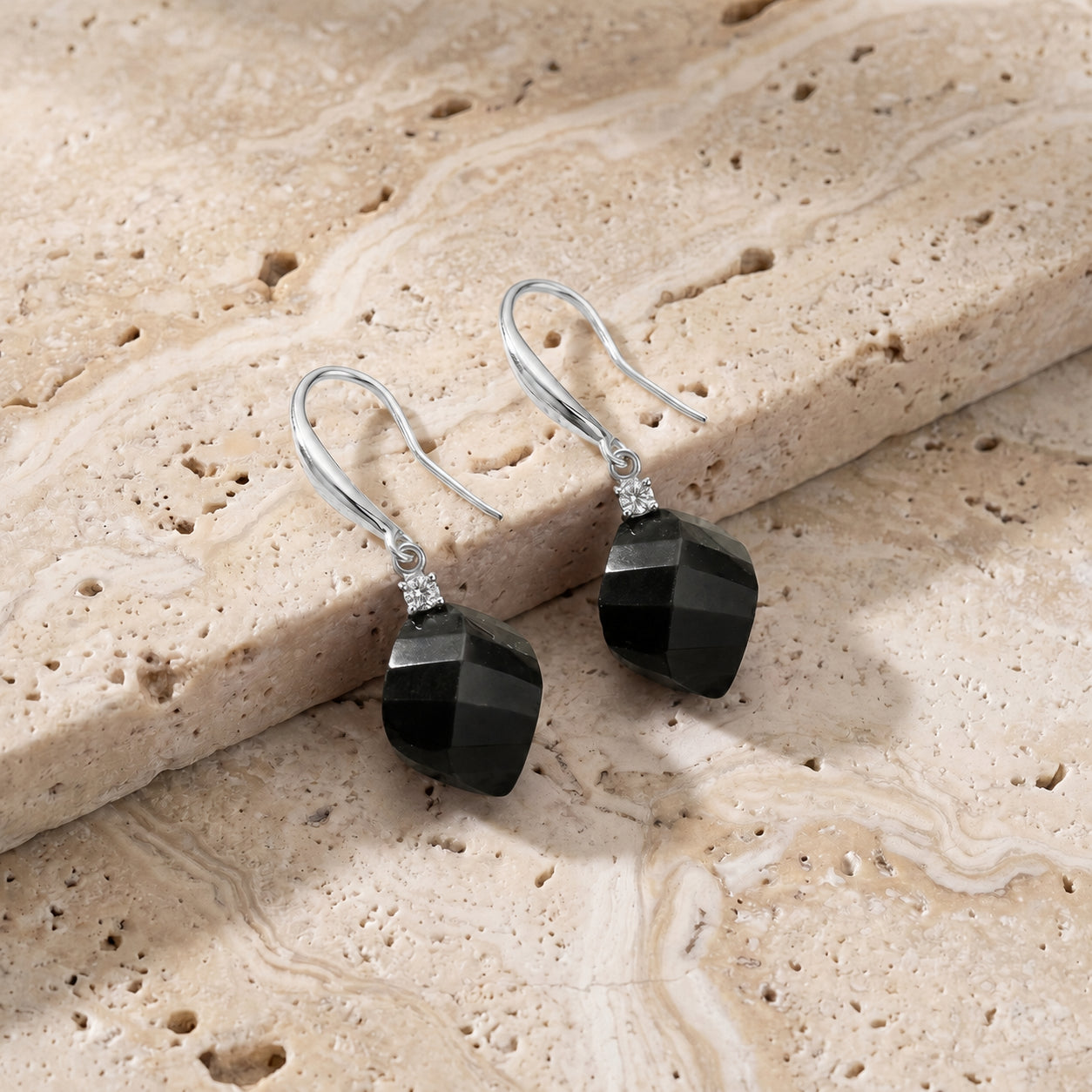 White Gold Earrings Sapphire 10K — Albertina