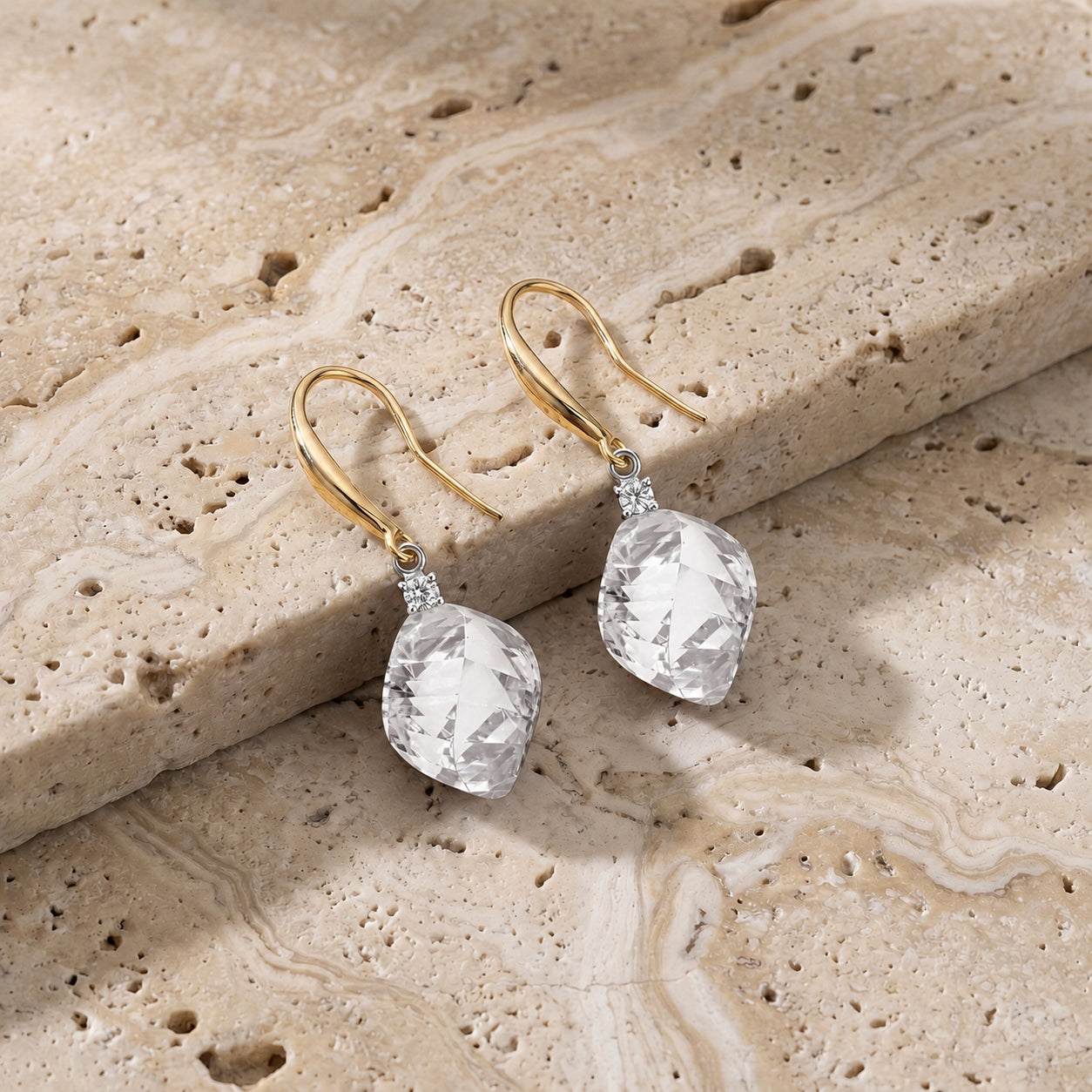 Yellow Gold Earrings Emerald 10K — Albertina