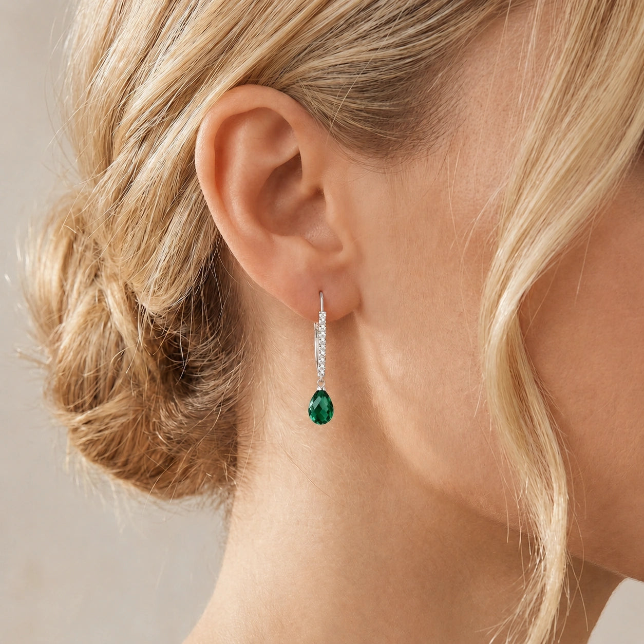 White Gold Heritage Earrings Emerald 10K — Angela