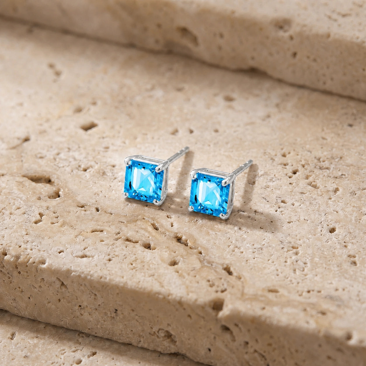 White Gold Blue Topaz — Mariacunegonda