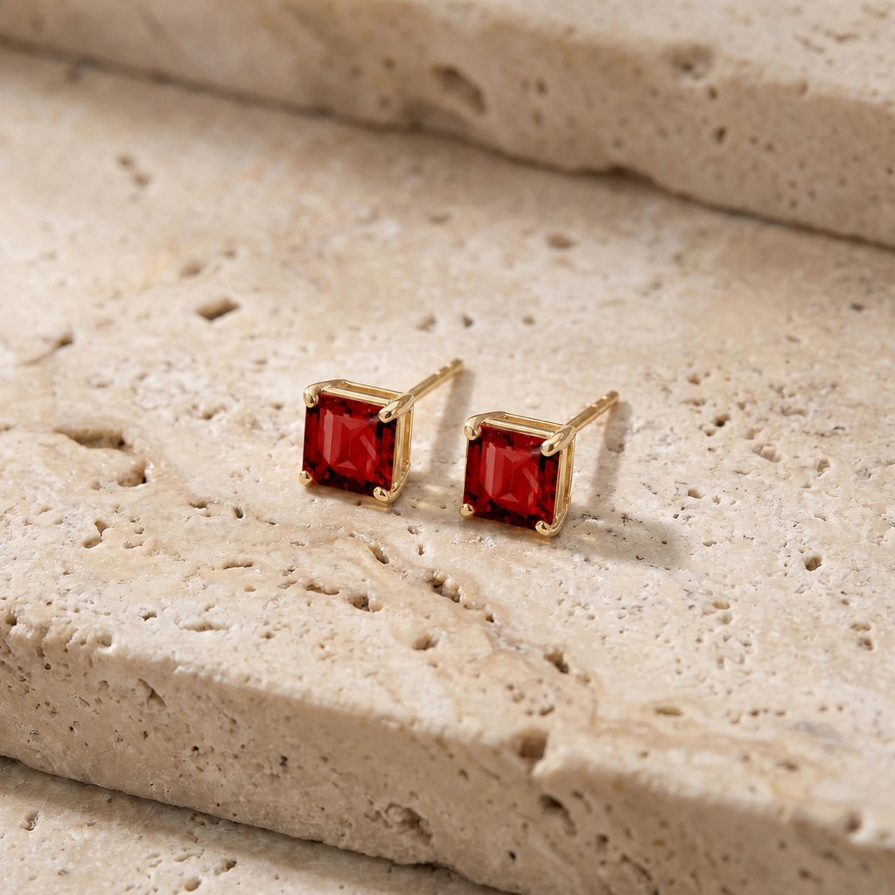 Yellow Gold Garnet — Mariacunegonda