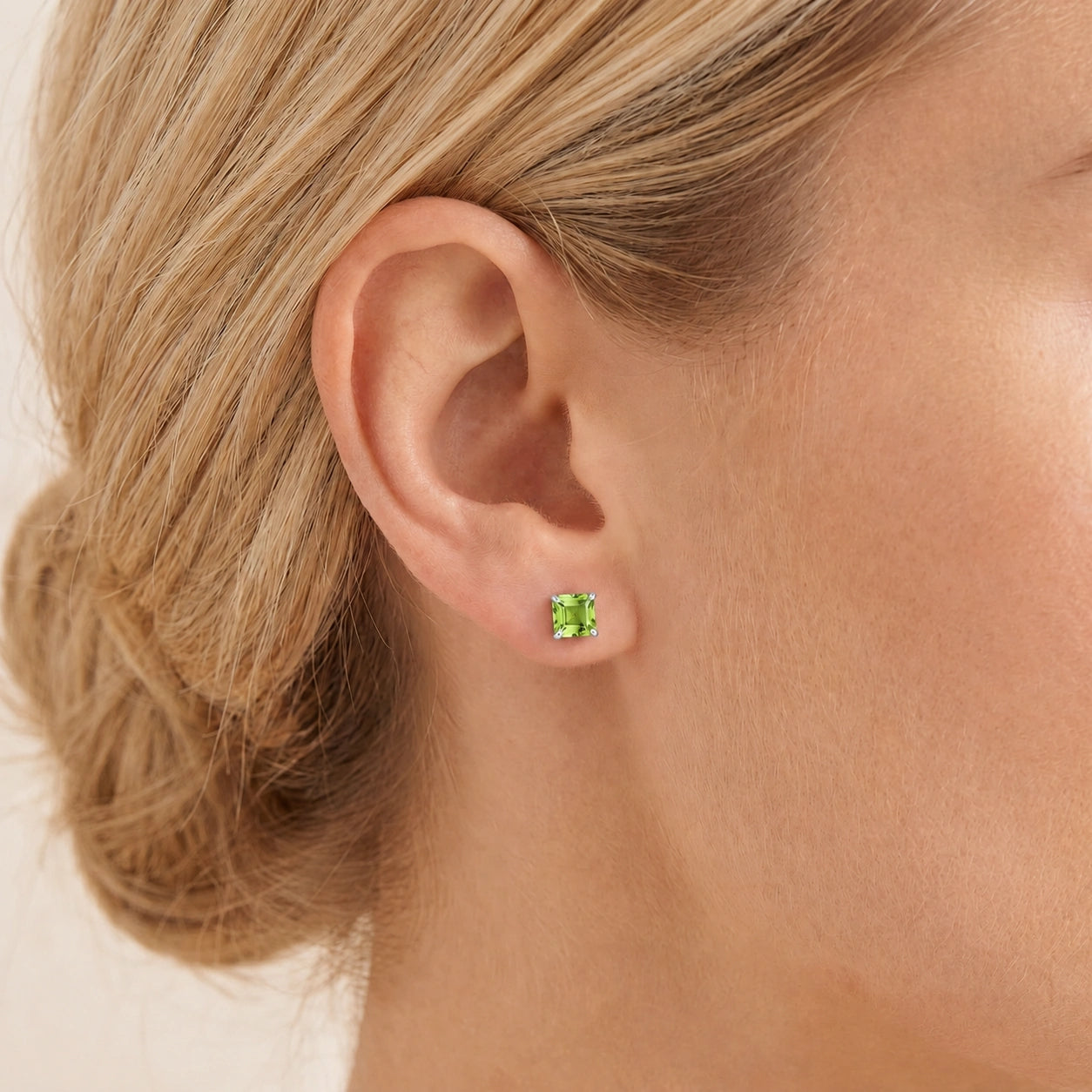 White Gold Peridot — Mariacunegonda