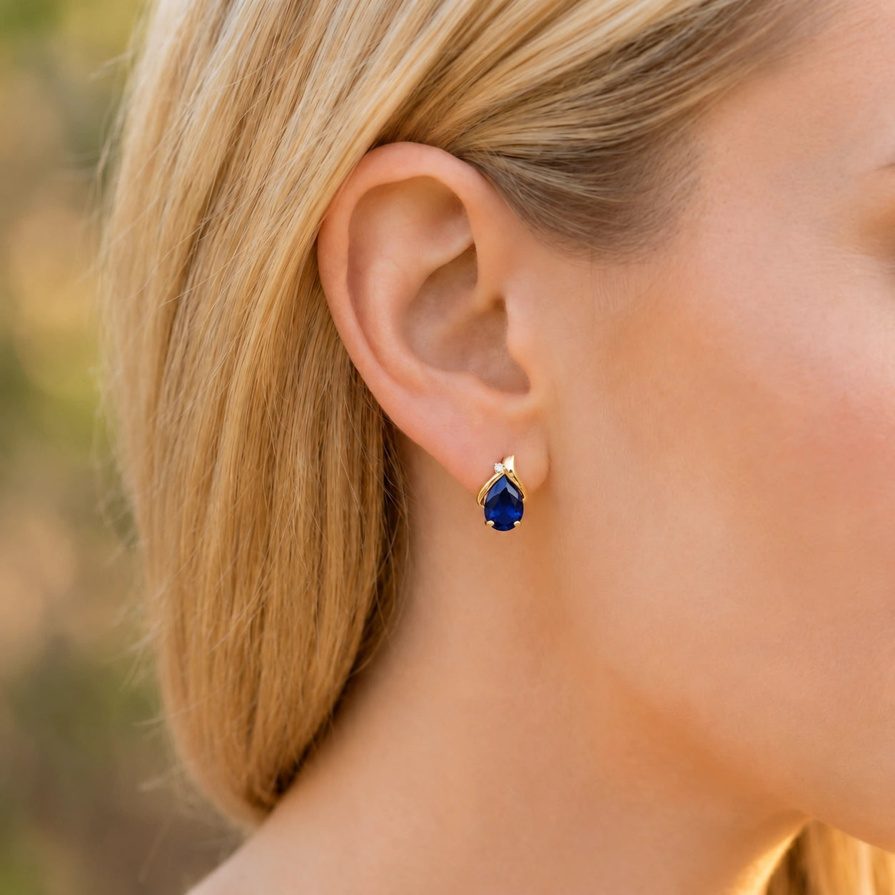 Yellow Gold Belle Stud Earrings Sapphire 10K — Elide