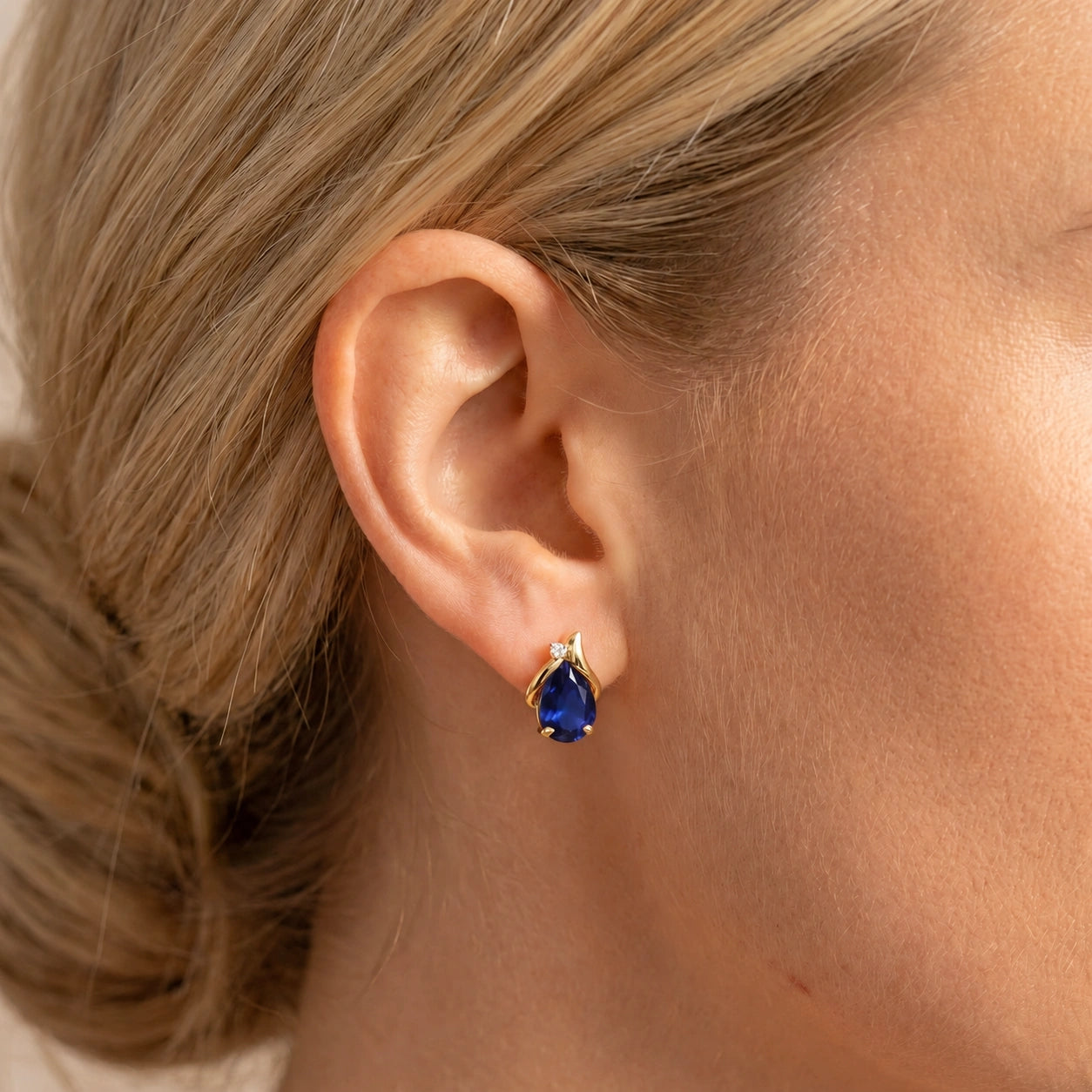 Yellow Gold Belle Stud Earrings Sapphire 10K — Elide