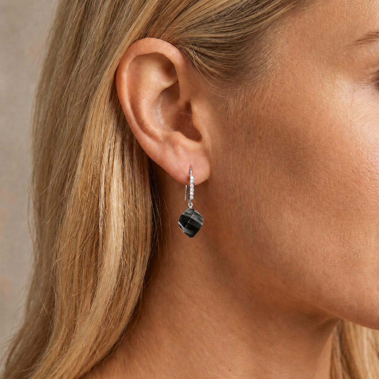 White Gold Earrings Sapphire 10K — Giovannina