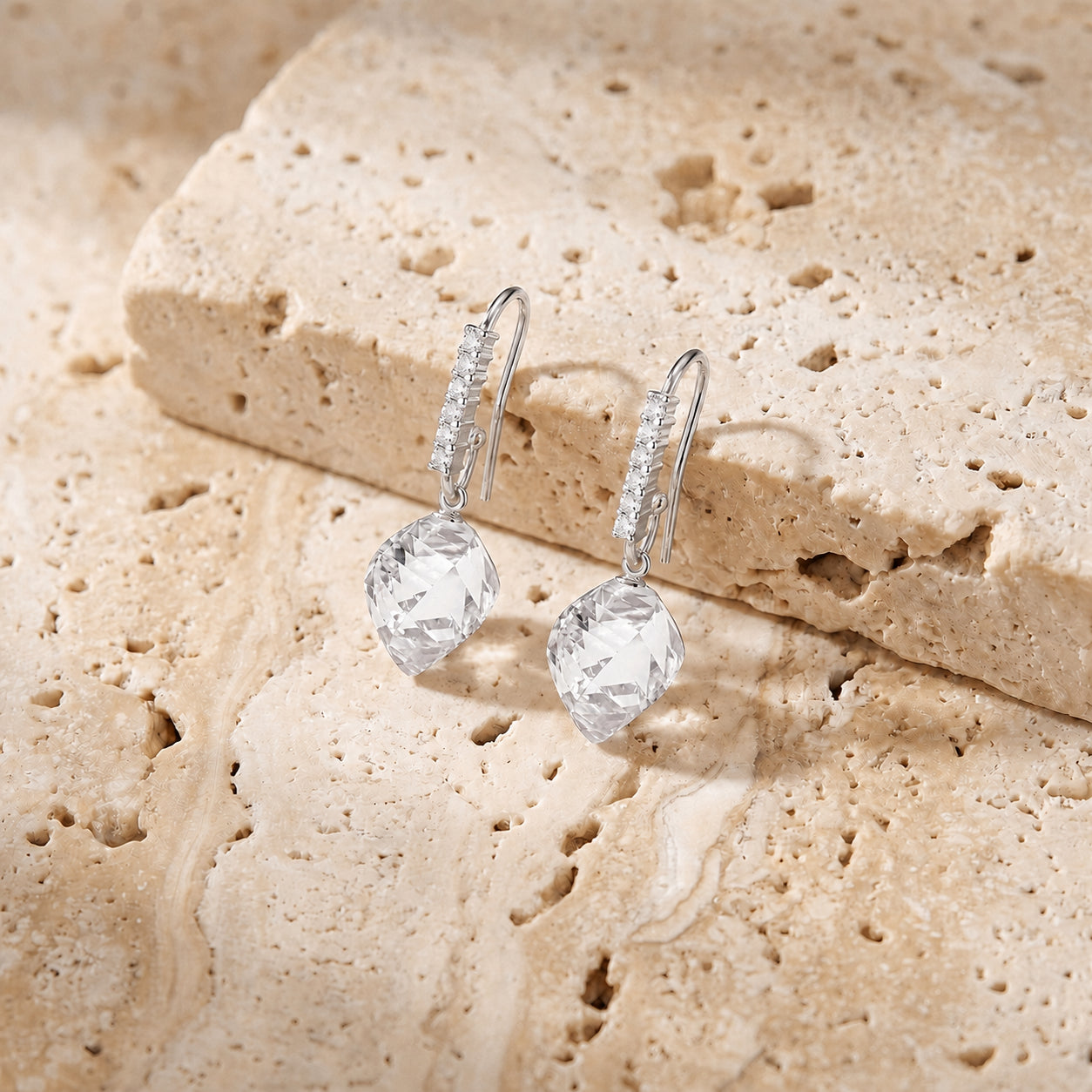 White Gold Earrings Emerald 10K — Giovannina