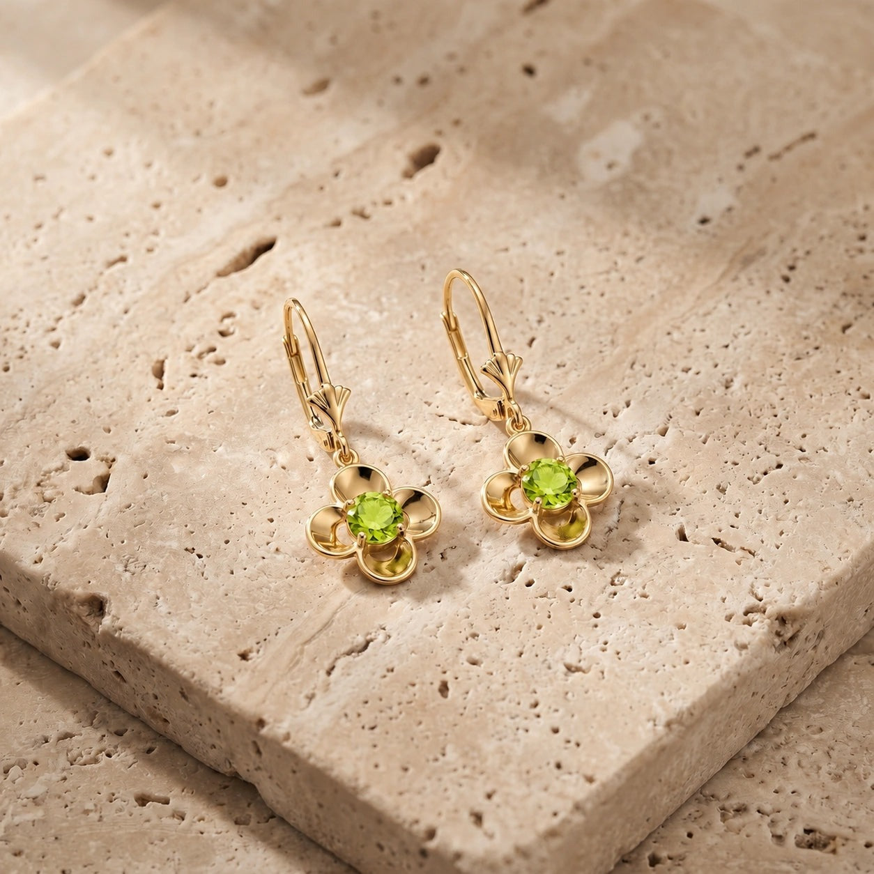 Yellow Gold Belle Earrings Peridot 10K — Diamante