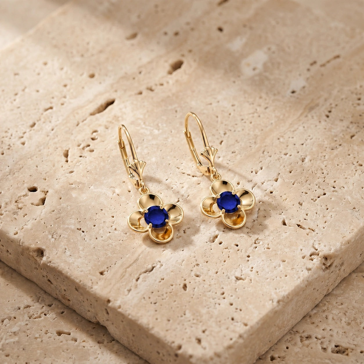 Yellow Gold Belle Earrings Sapphire 10K — Diamante
