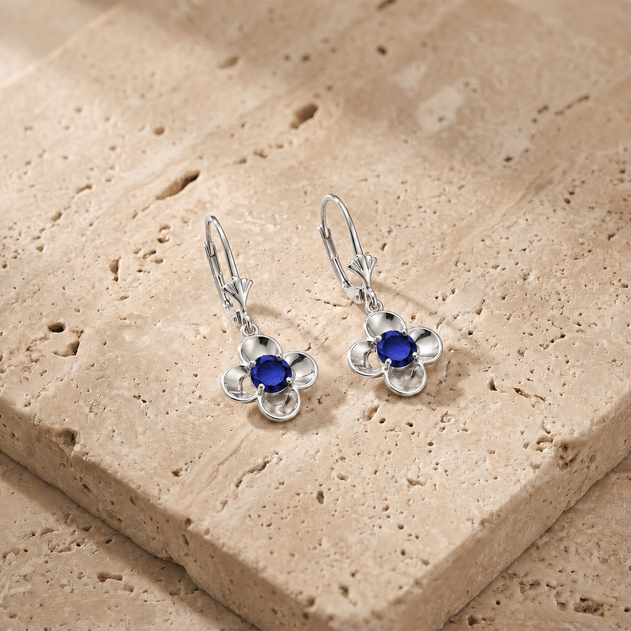 White Gold Belle Earrings Aquamarine 10K — Diamante