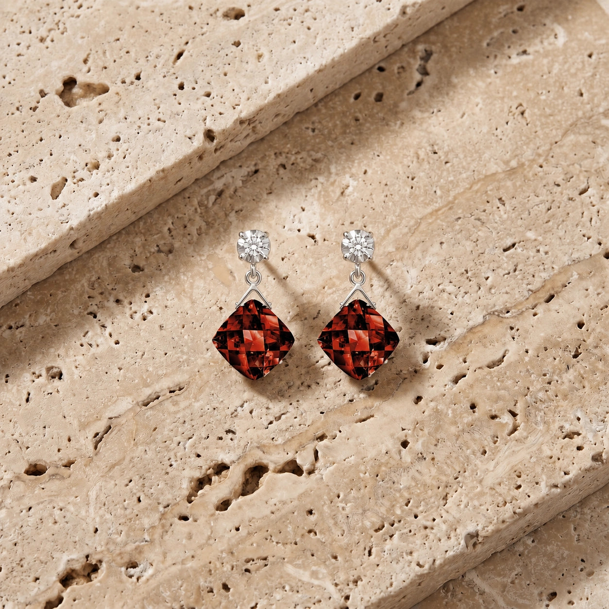 White Gold Garnet & Diamond — Mariadelia