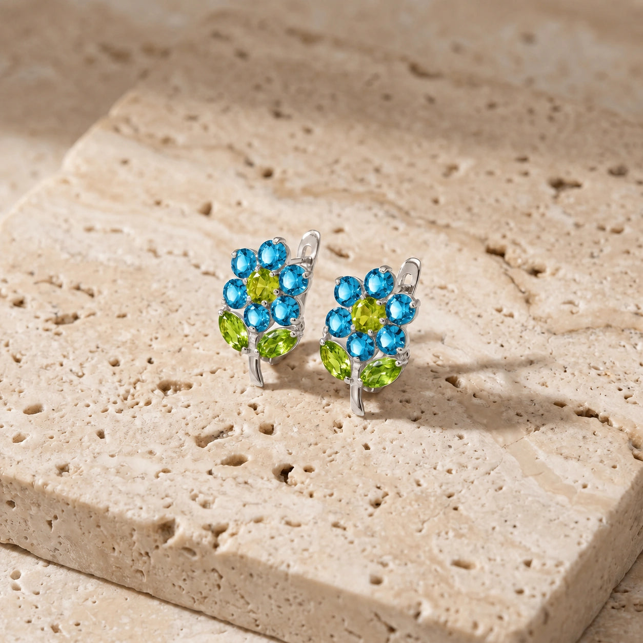 White Gold Peridot & Blue Topaz — Mariademetra