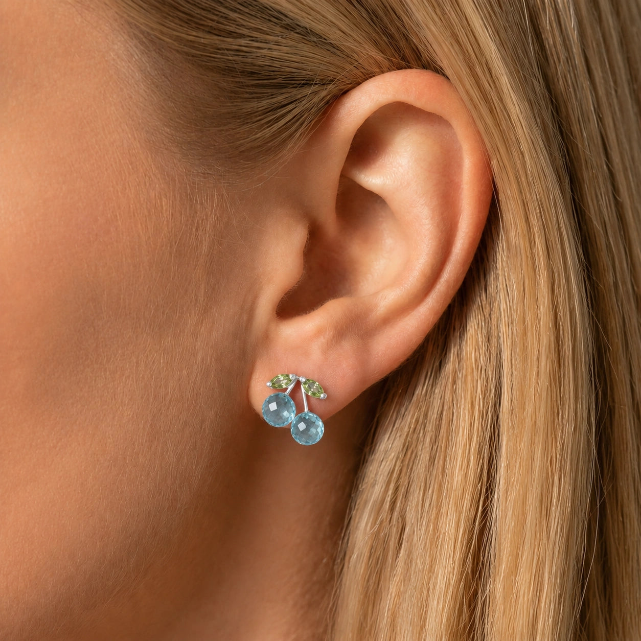 White Gold Peridot & Blue Topaz — Mariadiodata