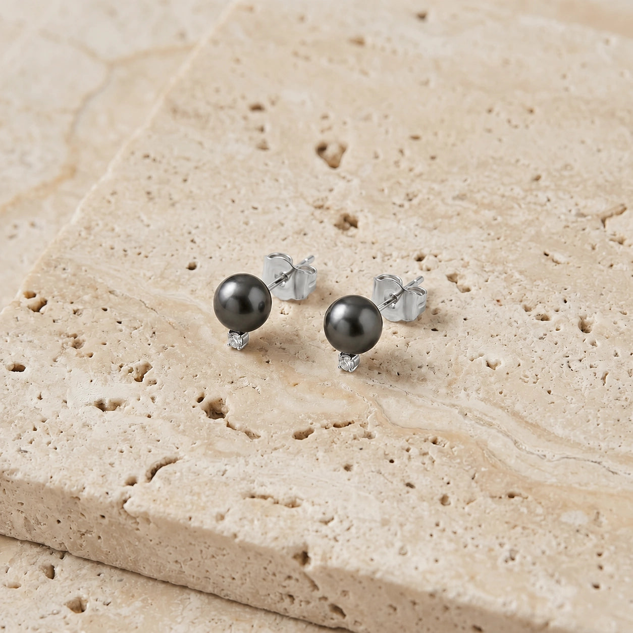 White Gold Bloom Earrings Pearl 10K — Loretta