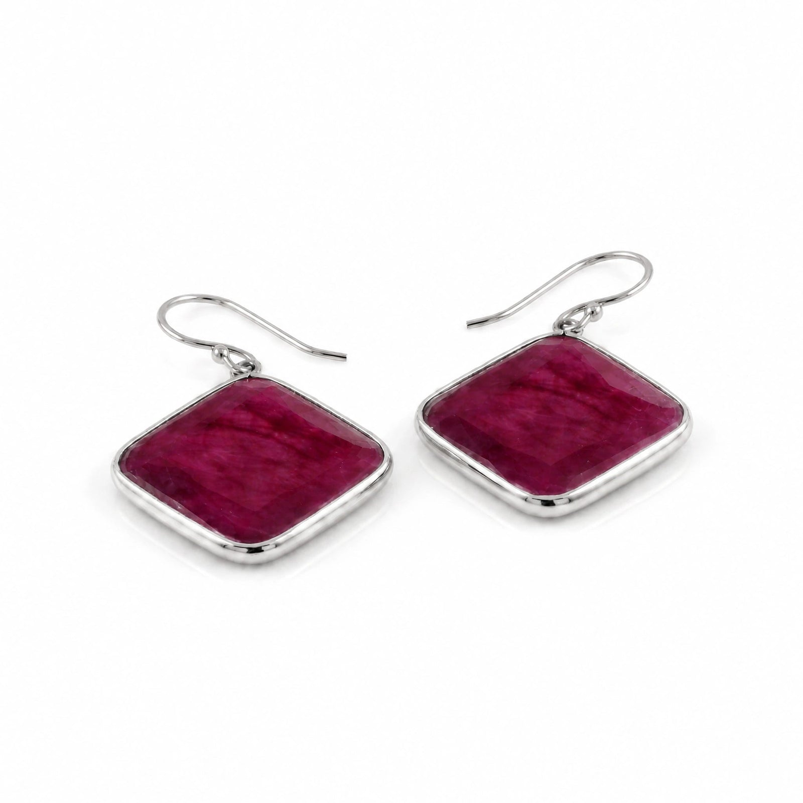 White Gold Ruby — Mariadomitilla