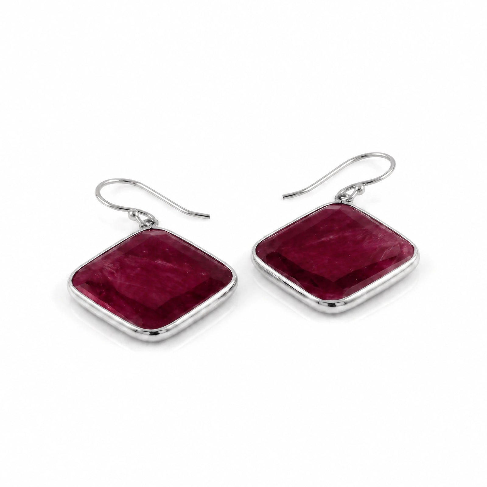 White Gold Ruby & Diamond — Mariadonata