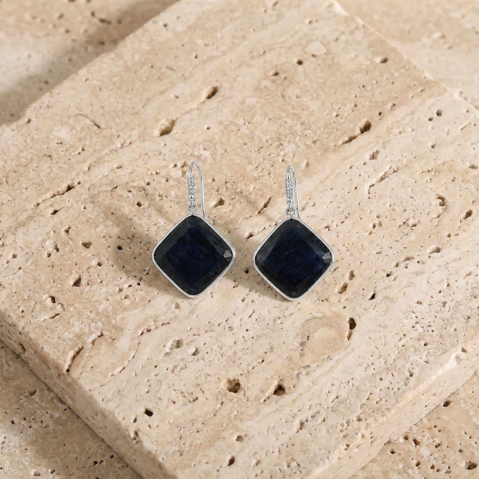 White Gold Sapphire & Diamond — Mariadonata